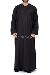 Men's Classic Plain Omani Thoube With Front Zip Black