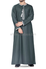 Men's Omani Thoube with Embroidery and Designer Tassel Emerald Green