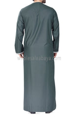 Men's Omani Thoube with Embroidery and Designer Tassel Emerald Green